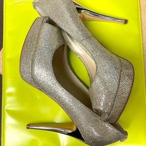 Beautiful Michael Kors heels! Gold/Silver stilettos silver spike